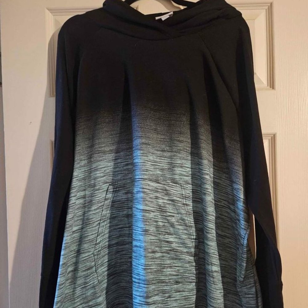 LulaRoe 3XL Green and Black Ombre Amber Hoodie